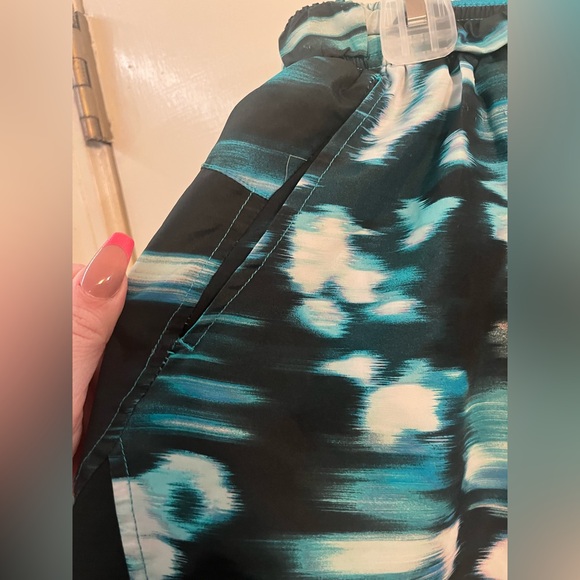 Athletic Works Black White Blue Athletic Workout Shorts (XL-16/18) - Picture 3 of 6